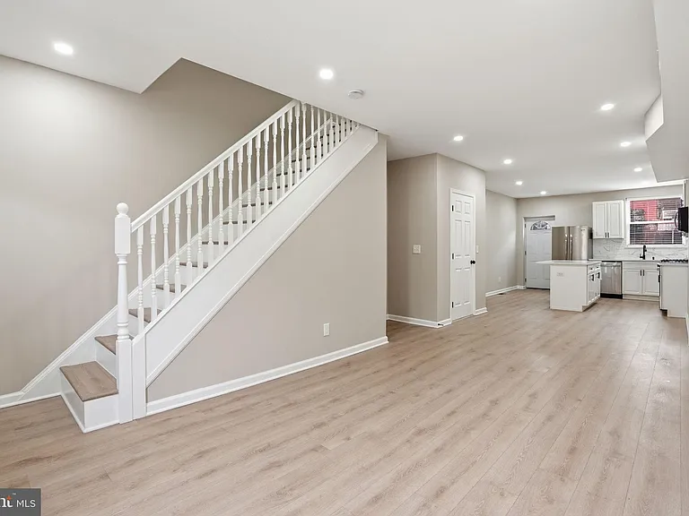 2710 Mura St — Photo 3