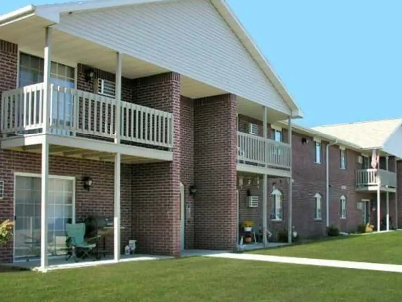 Deerbrook Apartments — Photo 2