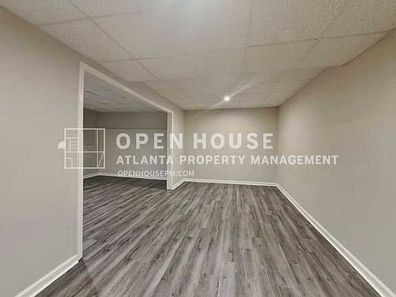 5th image of 235 Camden Knl