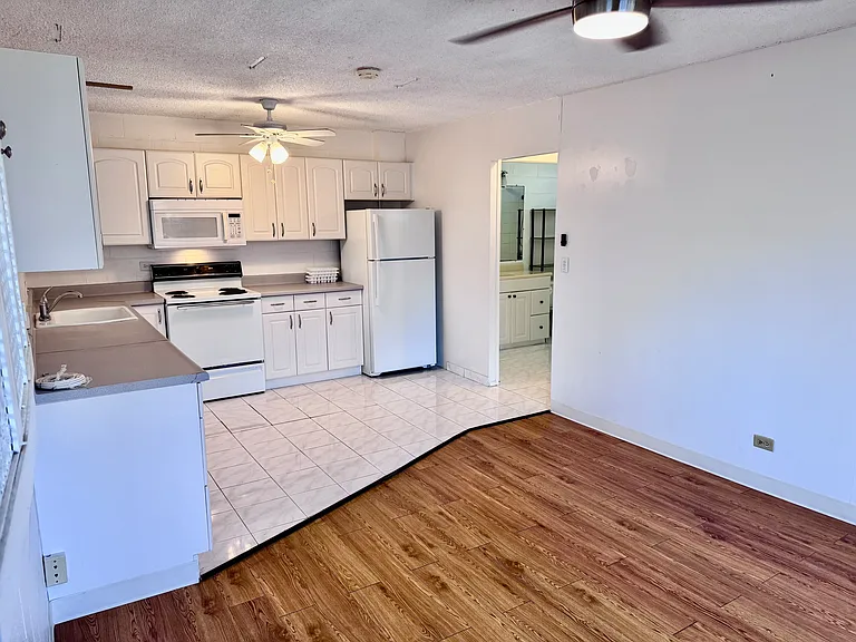 1479 Thurston Ave #305 — Photo 2