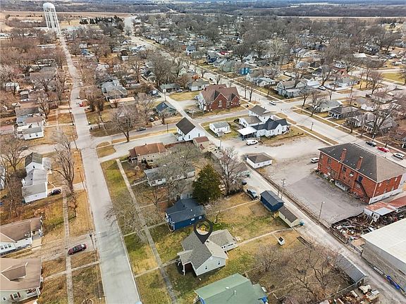 3rd image of 421 Parker Ave
