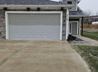 716 Ridge Dr #716, Smithville, MO 64089
