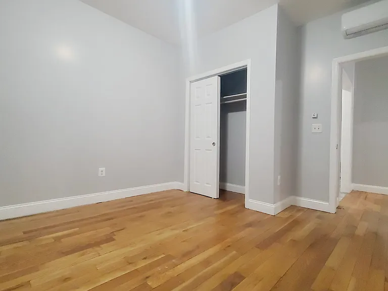 157 Woodlawn Ave #2E — Photo 3