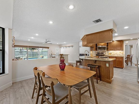 4th image of 891 Citrus Place