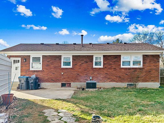 4th image of 2709 Melvin Ct