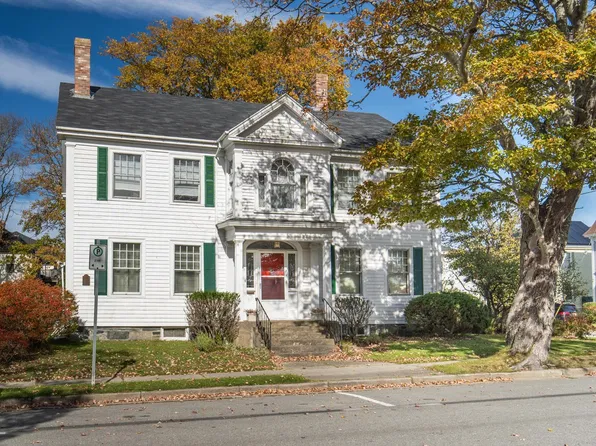 14 Collins St, Yarmouth, NS B5A 3C6