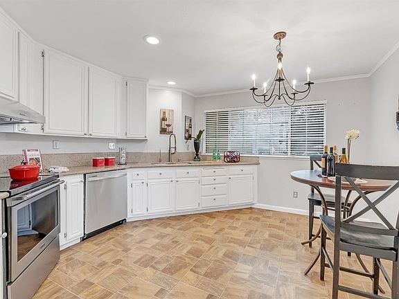 3rd image of 790 Orinda Ct
