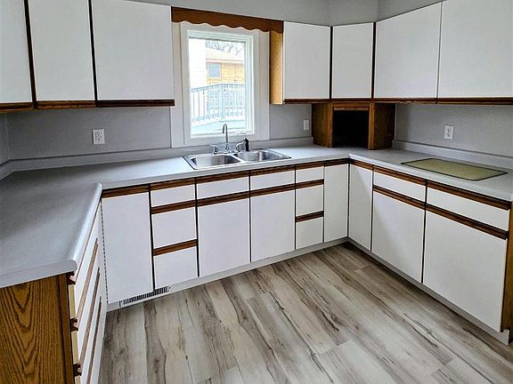 3rd image of 404 N Norman Ave