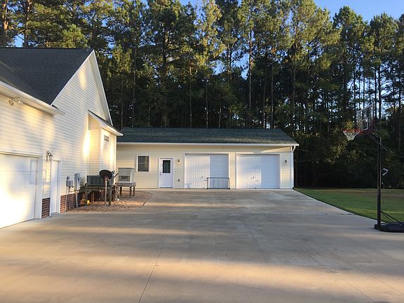 Two garages!