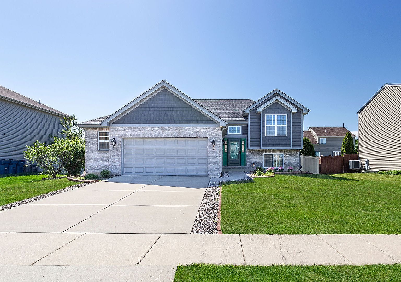 c*y様 house on the hill parent s/s Tee (g 260 Hillshire Pl, Spring Hill, FL 34609 | MLS #A4647434 | Zillow