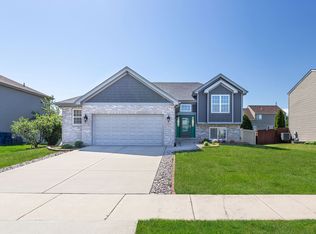 16330 Siegel Dr, Crest Hill, IL 60403