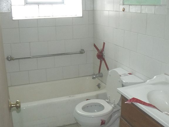 5th image of 714 N Austin Blvd #Gne