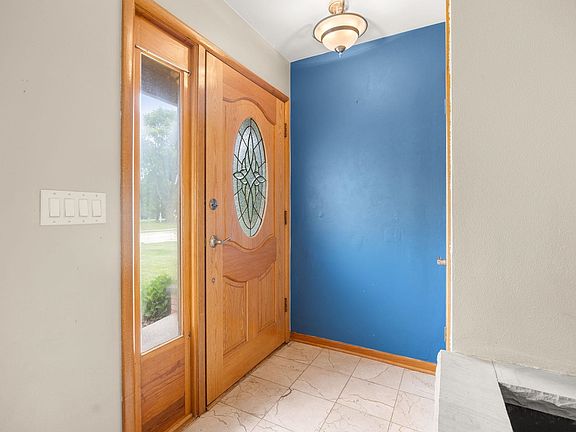 4th image of 1120 Woodridge Dr