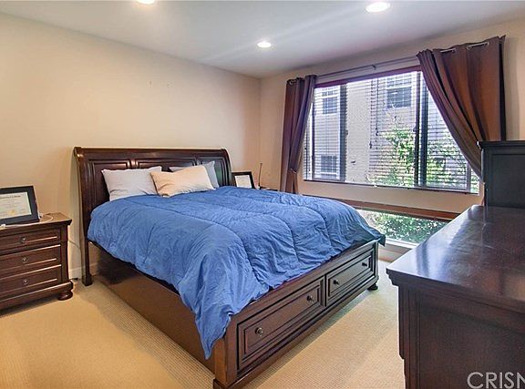 5th image of 10609 Bloomfield St APT 205