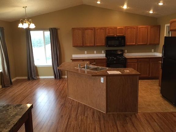 3rd image of 1090 SW Latour Peak St
