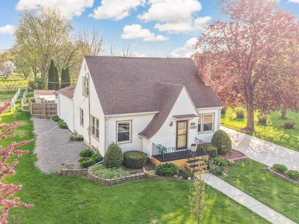 204 Jackson St, Reeseville, WI 53579