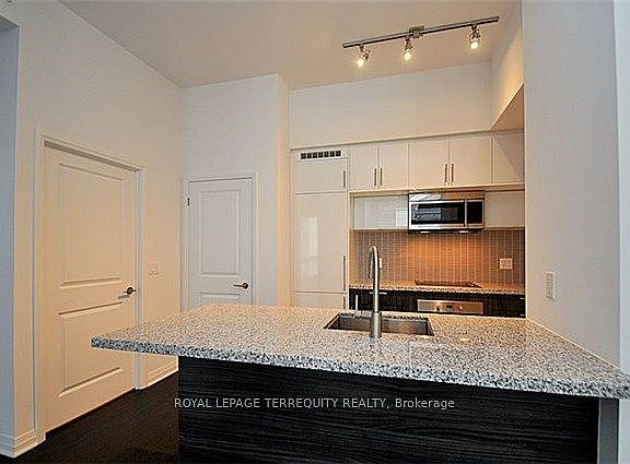 2nd image of 8 Mercer St #206