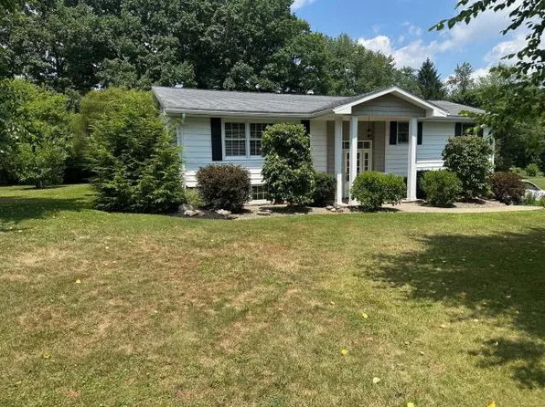 1 Beckwith Dr, Russell, PA 16345