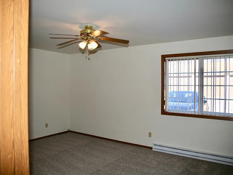 1153 Vogt Dr — Photo 10