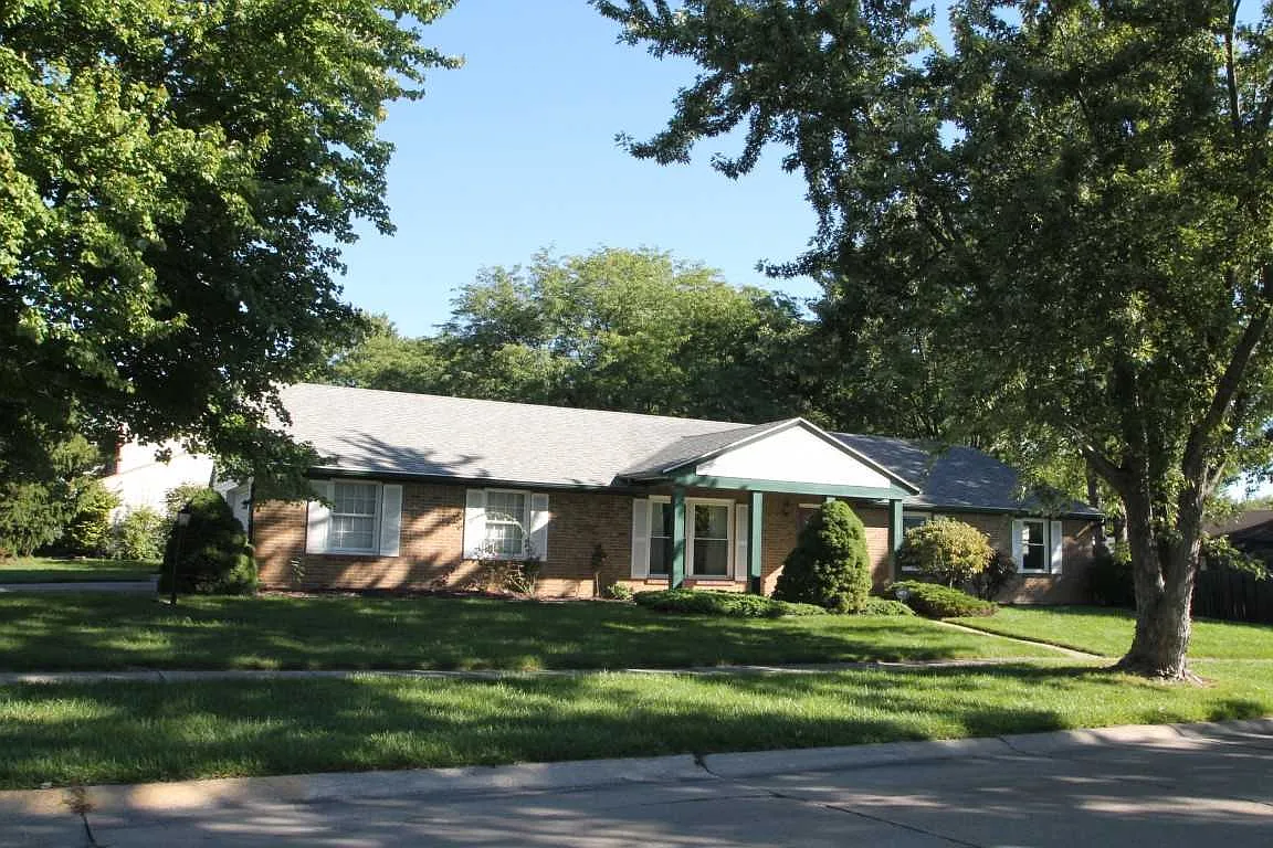 6113 Vance Ave photo 1