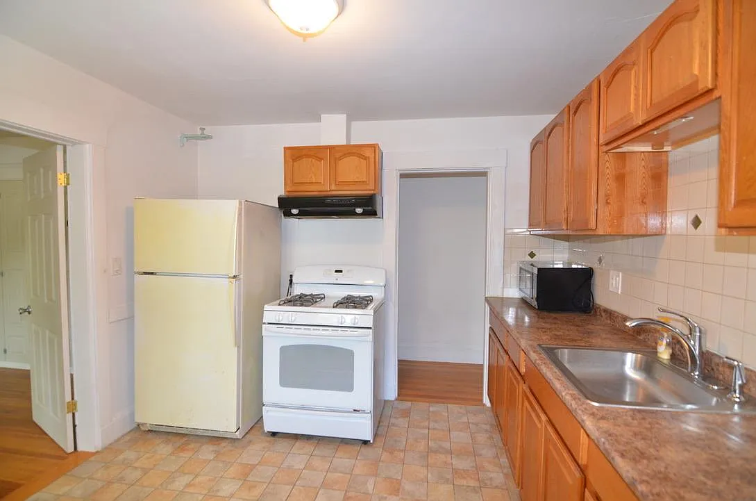 2 bed, 1150 sqft, $2,400 — Photo 2