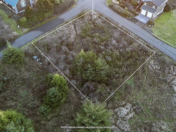 4th image of 1404 Riverview Dr