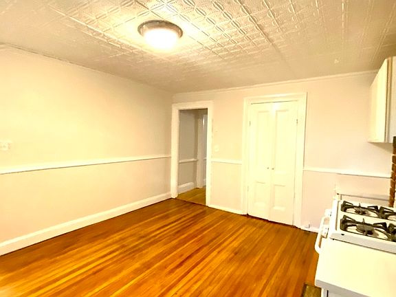 3rd image of 372 Degraw St #1