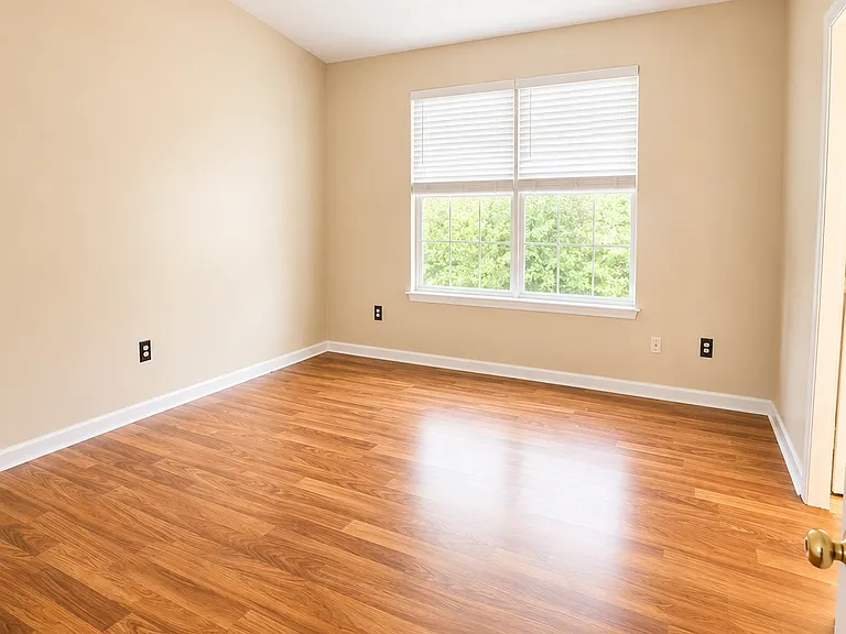 314 Country Club Dr — Photo 12