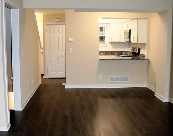 Hunter's Pointe Townhomes — Photo 6