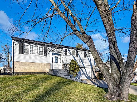 2nd image of 9050 Forest Dr