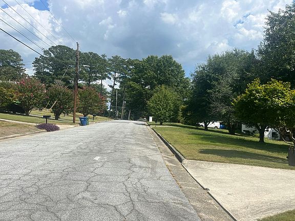 4th image of 669 Fielding Ln SW