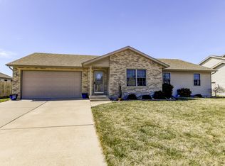 605 Garden Ct, Chatham, IL 62629