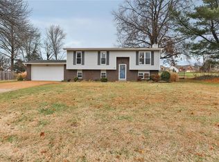 1534 Archer Dr, Arnold, MO 63010