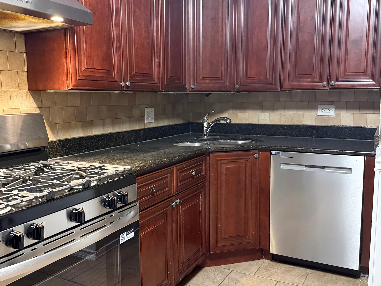1003 Centurion Ln — Photo 3