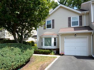 9 Park View Pl, Fair Lawn, NJ 07410
