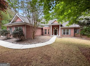 125 Farr Lake Dr, Tyrone, GA 30290