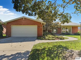 1629 S 136th St, Omaha, NE 68144