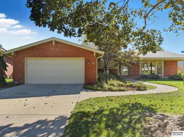 1629 S 136th St, Omaha, NE 68144