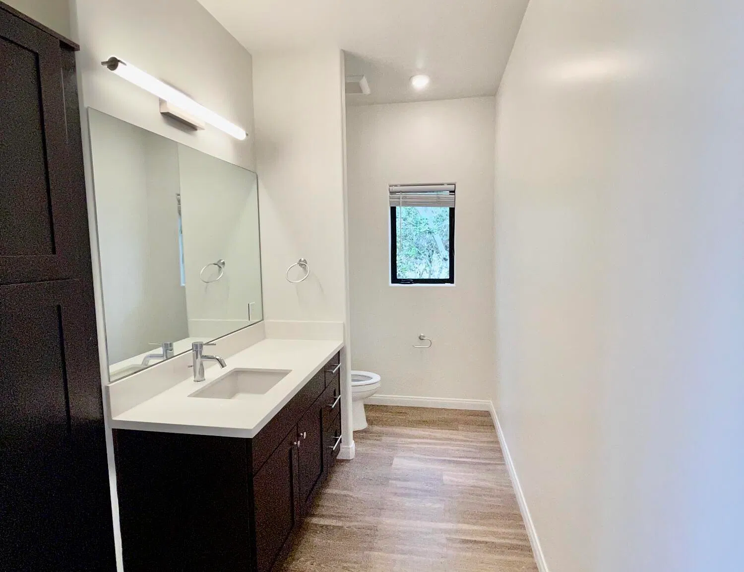 920 Lowena Dr — Photo 4