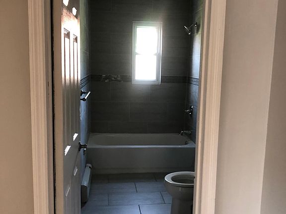 2nd image of 2321 Matthews Ave #2