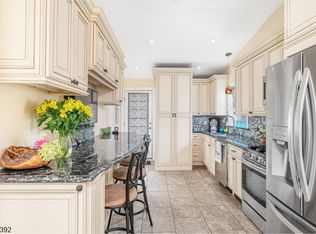 2 Canal St, Highland Lakes, NJ 07422