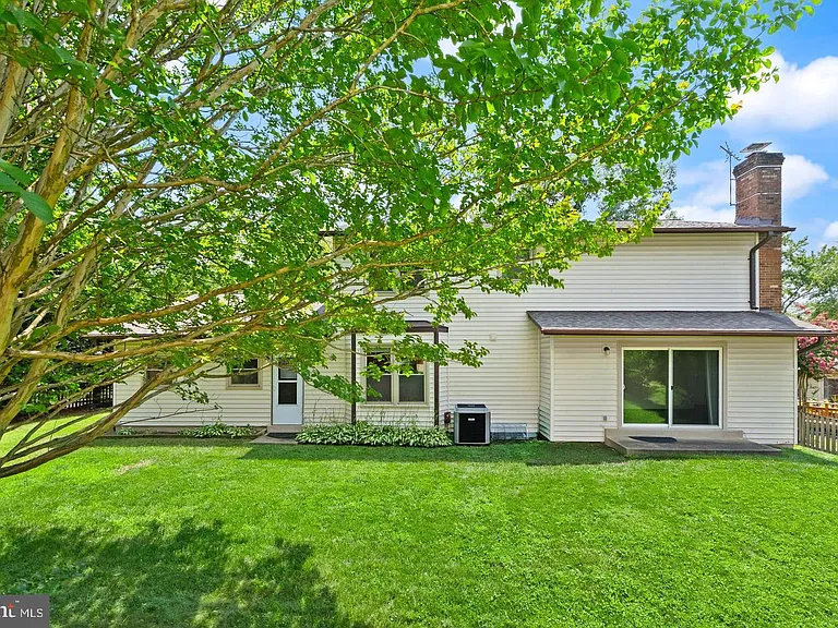 8902 Huxley Ct — Photo 21