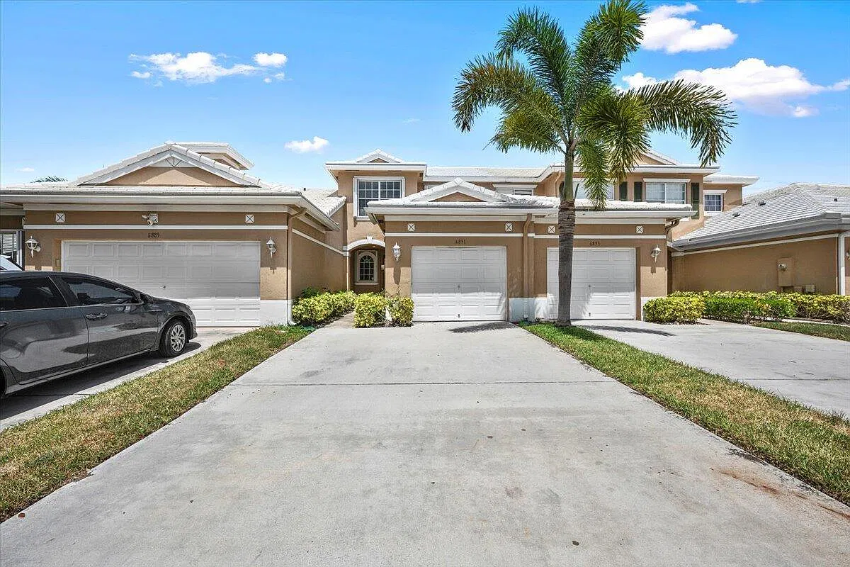 3 bed, 2.5 bath, 1357 sqft, $2,400 — Photo 1