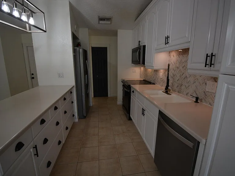 1379 Pinetta Cir — Photo 4