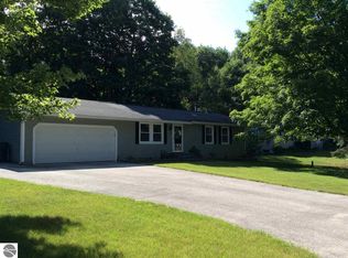 2148 Fielstra Dr, Traverse City, MI 49686