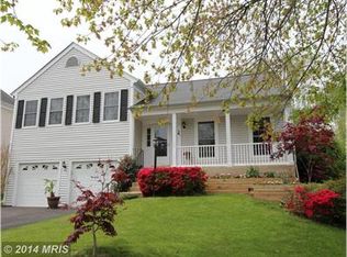 38 Bentley Dr, Sterling, VA 20165