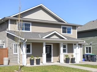 829 Tracker Pl, Comox, BC V9M 4E8