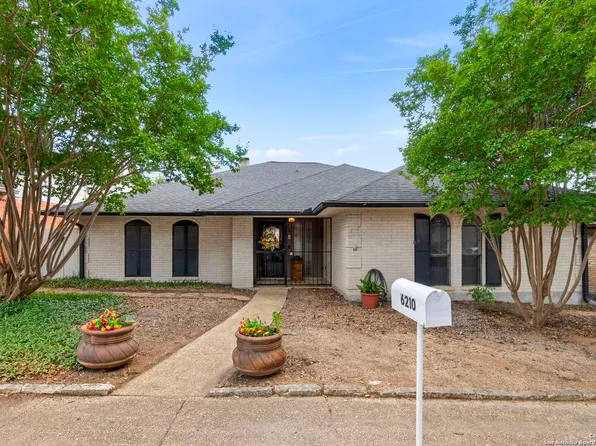 6210 Meadow Grove, Windcrest, TX 78239