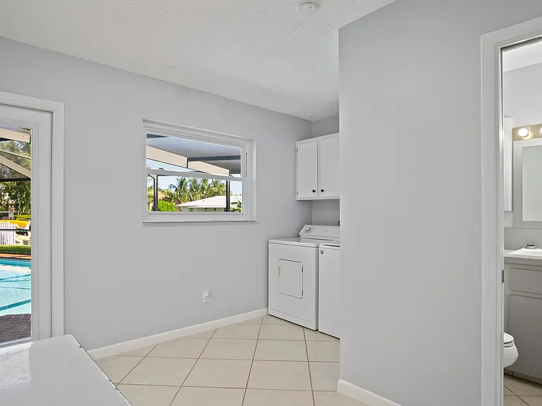 1360 SW Albatross Way — Photo 42