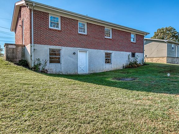 5th image of 21156 Battle Hill Dr